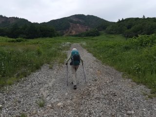 瀧山を目指してゲレンデの中を行く