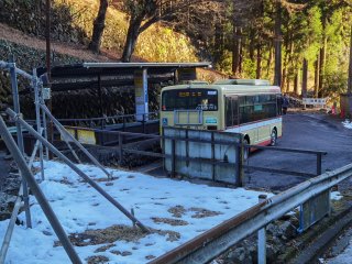 ケーブル下バス停