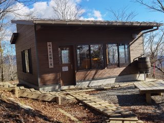 畦ヶ丸避難小屋
