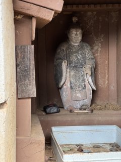 天神山にある祠の中の道真公像