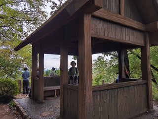 物見櫓跡にある東屋