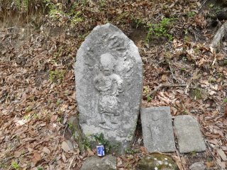 北回りルートにあったお不動さんの石像